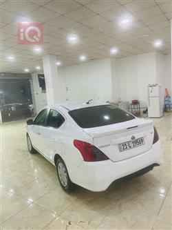 نيسان فيرسا